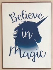 Tekstbord "Believe in magic"